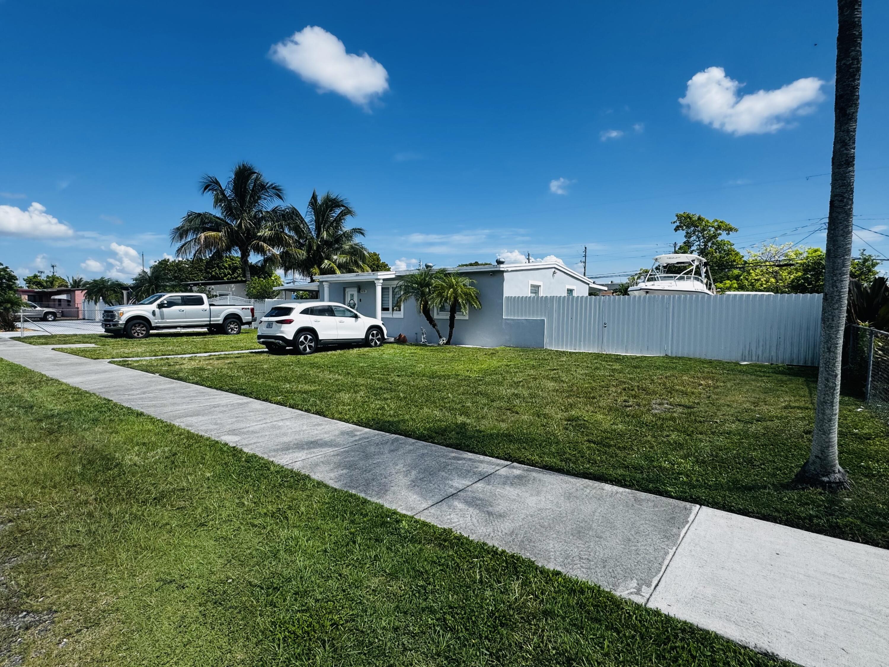 9235 Southwest 41st Street Miami, FL 33165 - Photo 2 of 63 IMG_4755