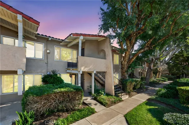 $579,000 | 13722 Red Hill Avenue, Unit 20, Tustin, CA 92780