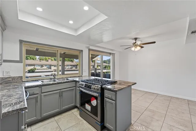 $574,900 | 13722 Red Hill Avenue, Unit 20, Tustin, CA 92780