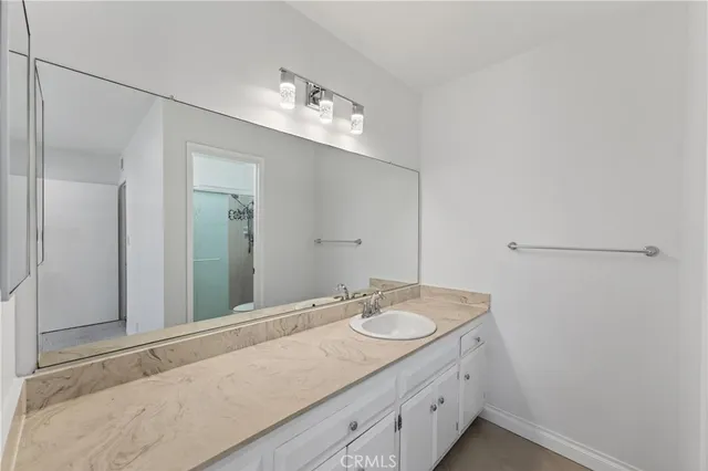 $574,900 | 13722 Red Hill Avenue, Unit 20, Tustin, CA 92780