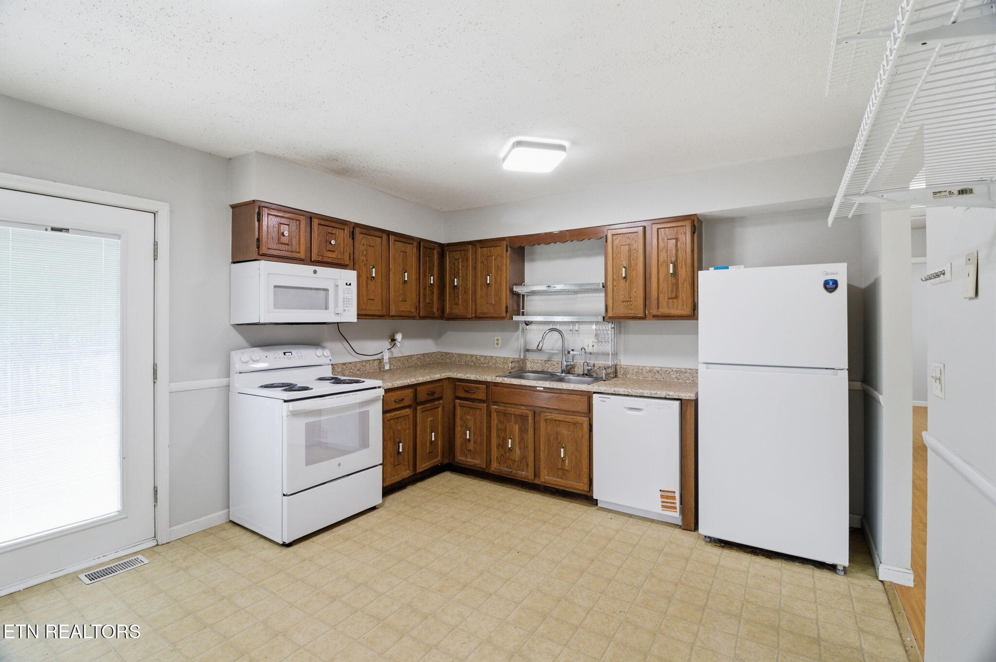 3420 Wexgate Road Knoxville, TN 37931 - Photo 11 of 41 26-web-or-mls-DZ3A1517