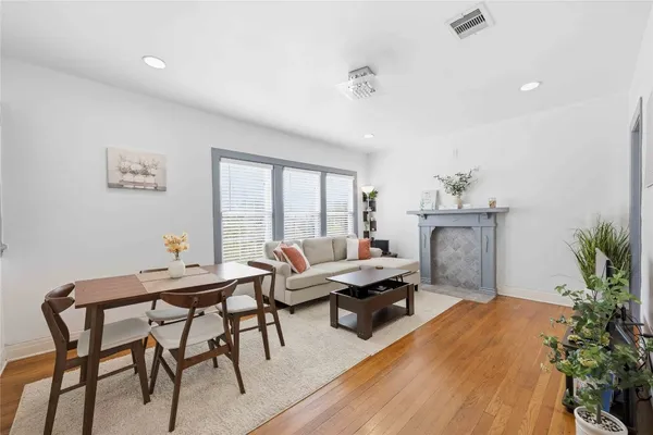 $1,050 | 1546 Lombardy Street, Unit B, Houston, TX 77023