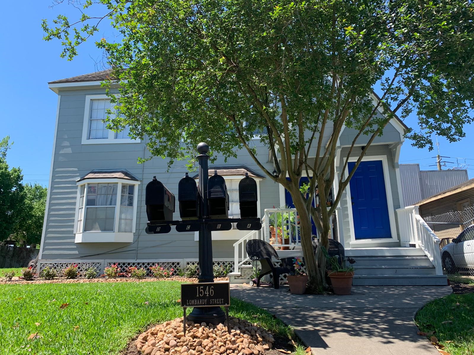 1546 Lombardy Street, Unit B Houston, TX 77023 - Photo 2 of 19 Front view of the property. Entrance for unit B is the blue door on the right.
