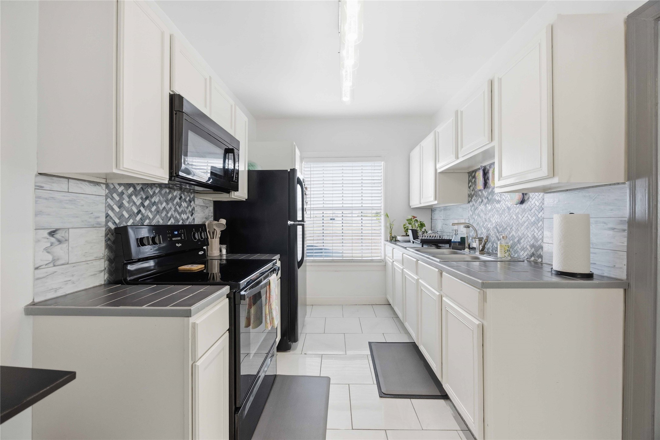 1546 Lombardy Street, Unit B Houston, TX 77023 - Photo 10 of 19