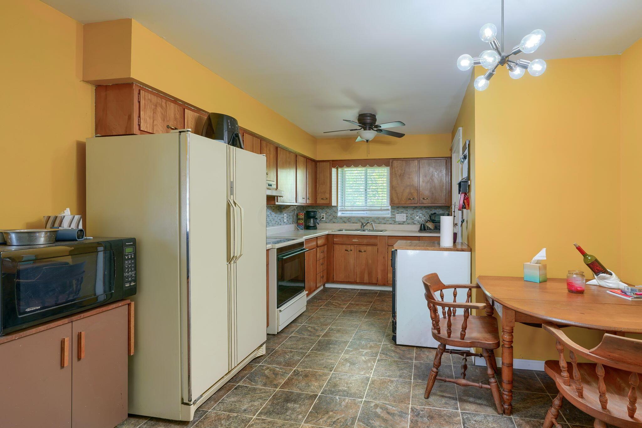 2493 East Howard Road Columbus, OH 43207 - Photo 11 of 39 2493 E Howard Rd (40)