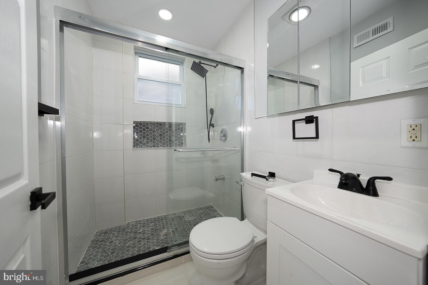 100 Englewood Road Upper Darby, PA 19082 - Photo 15 of 88