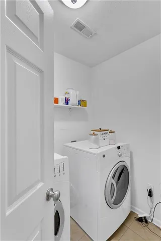 $275,000 | 449 Country Club Drive, Unit 8, Ellwood City, PA 16117