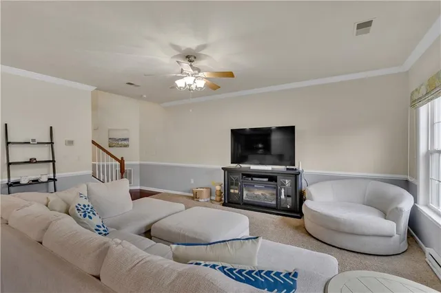 $275,000 | 449 Country Club Drive, Unit 8, Ellwood City, PA 16117