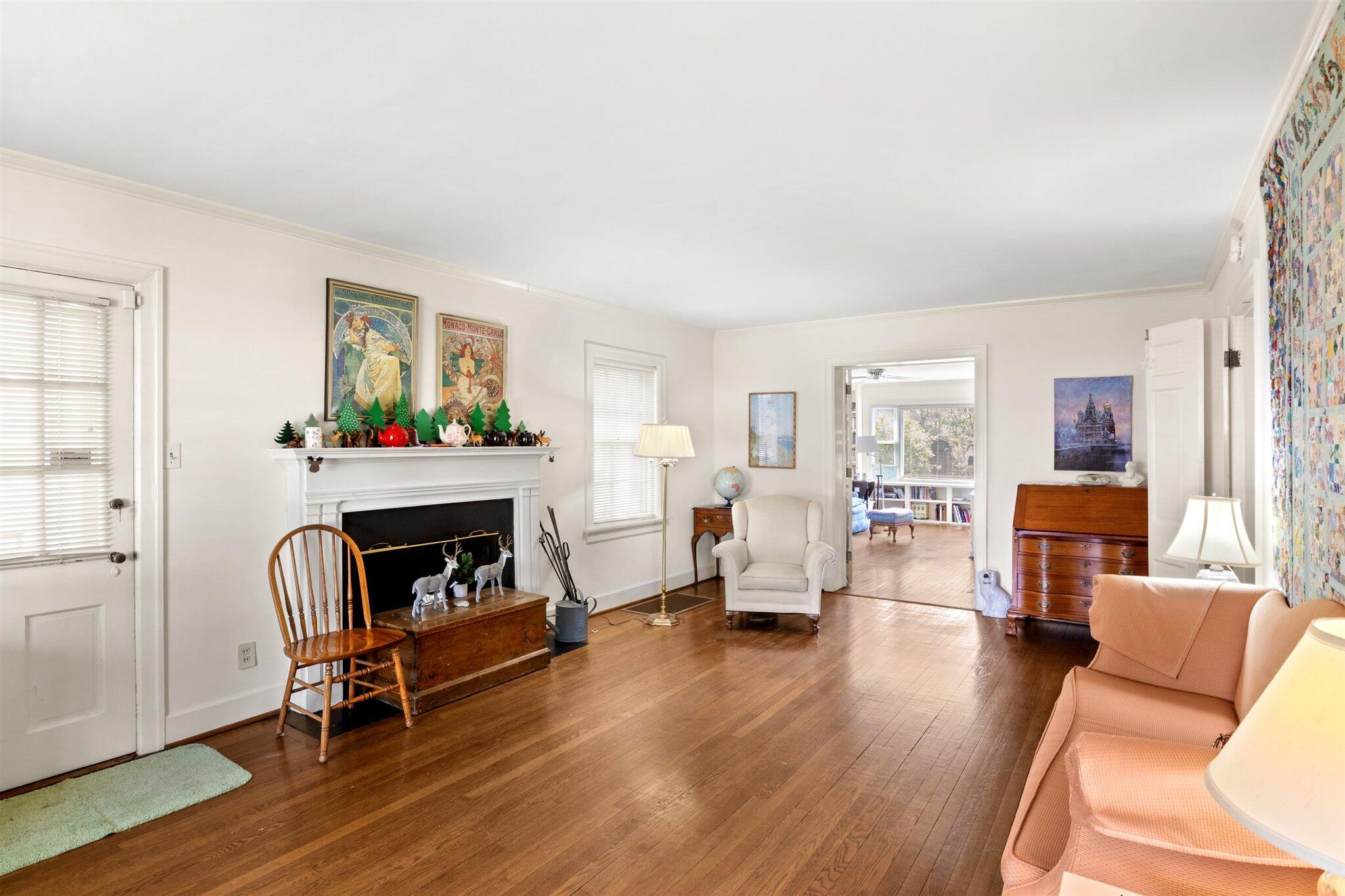 06-Living Room