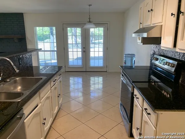 $1,900 | 6931 Spring Garden Street, San Antonio, TX 78249