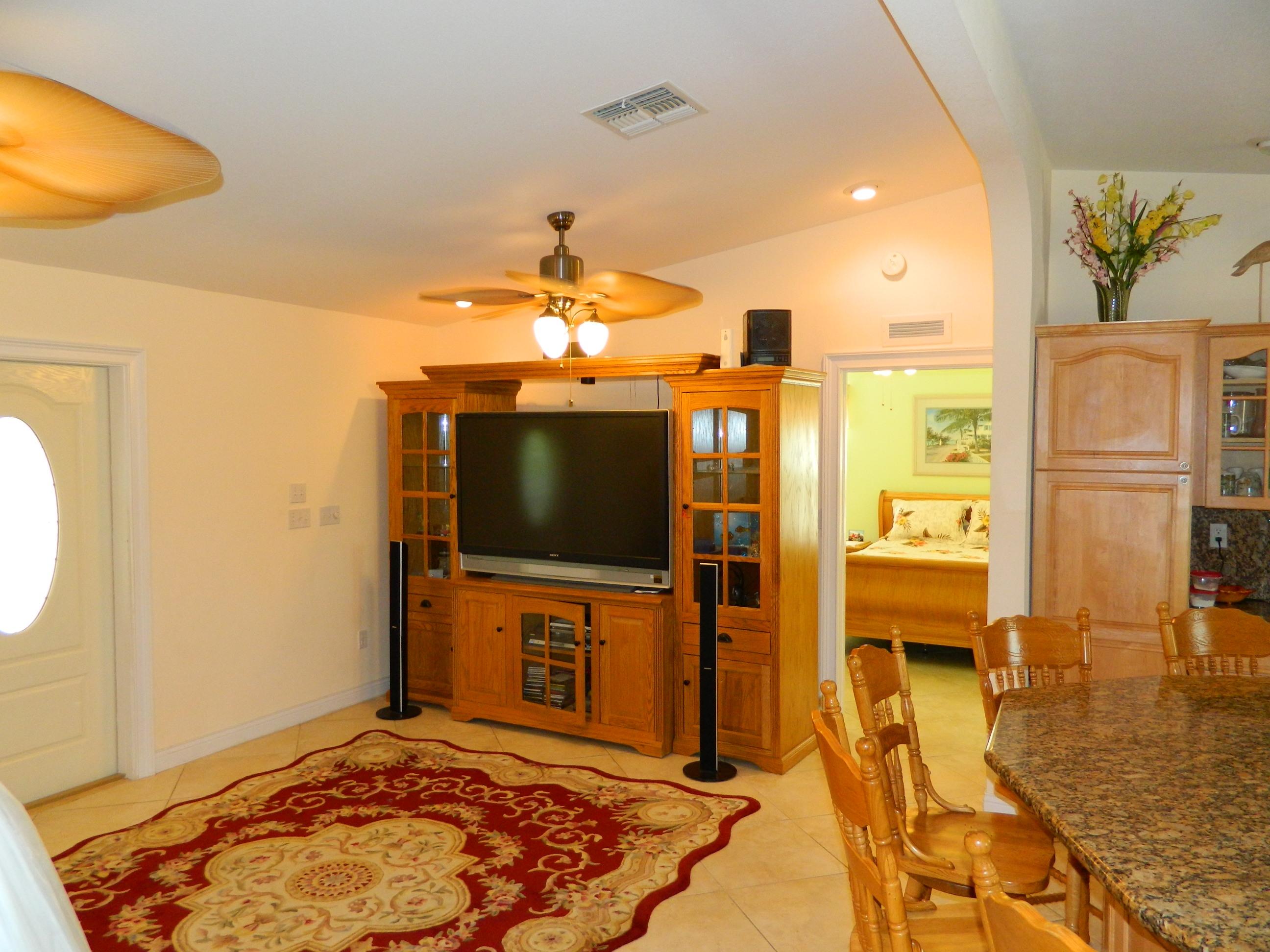 28568 John Silver Road Summerland Key, FL 33042 - Photo 9 of 28 Living Area