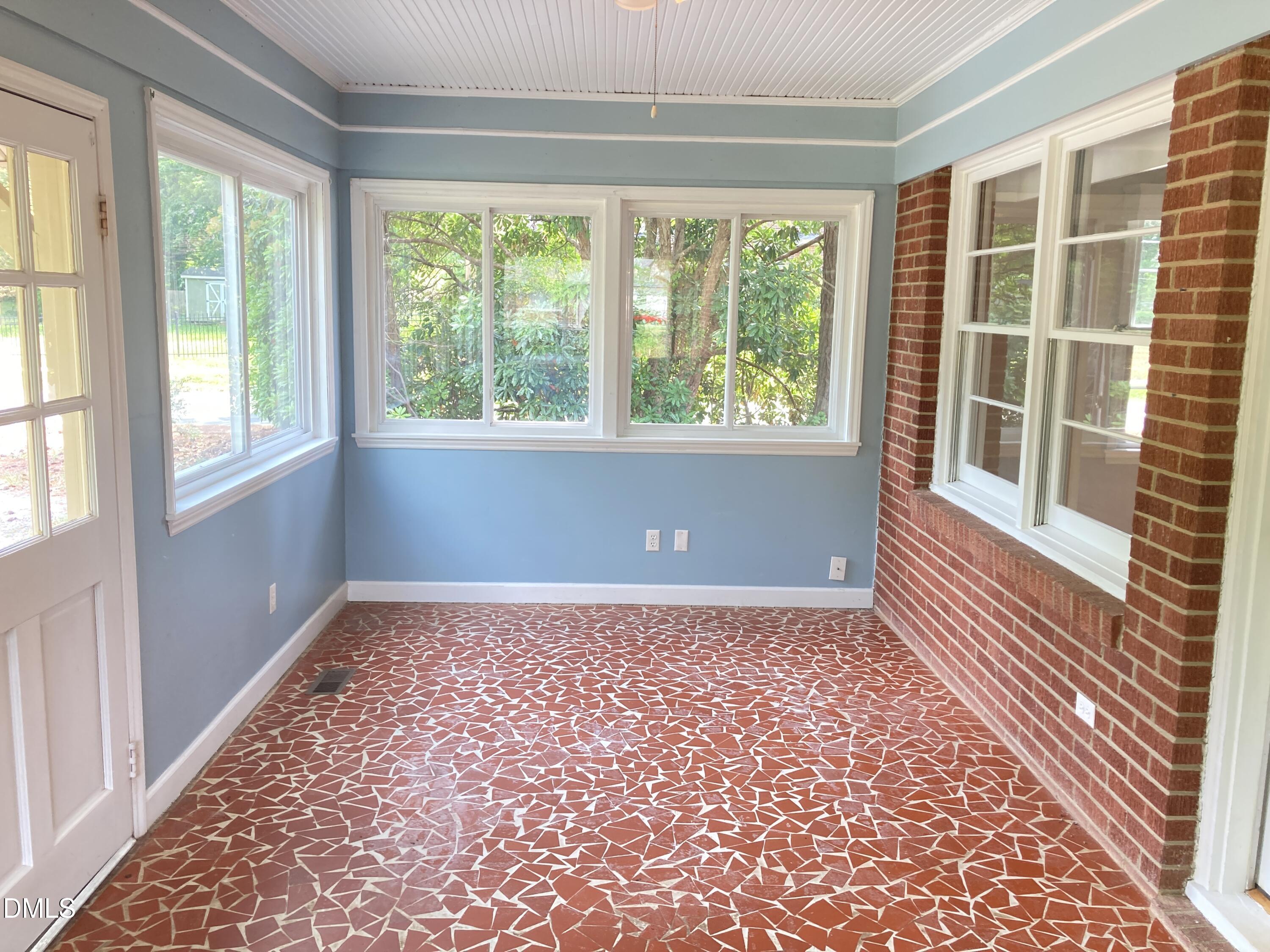 619 South Fifth Street Mebane, NC 27302 - Photo 4 of 58 IMG_9667