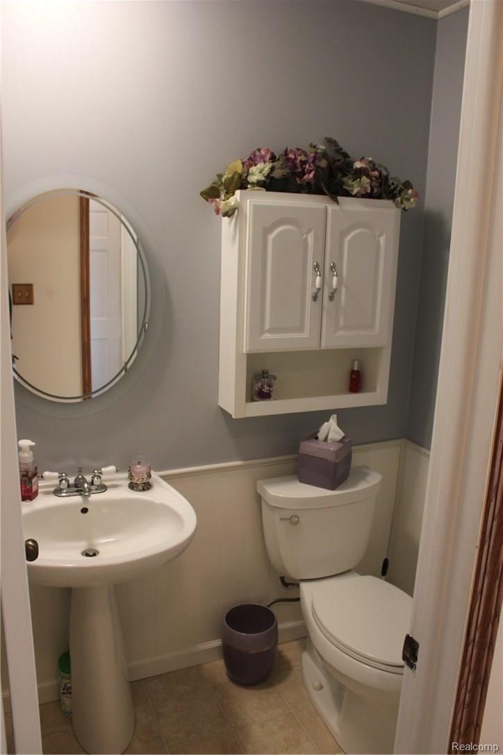 8012 Jordan Road Grand Blanc, MI 48439 - Photo 11 of 36 IMG_7351.JPG