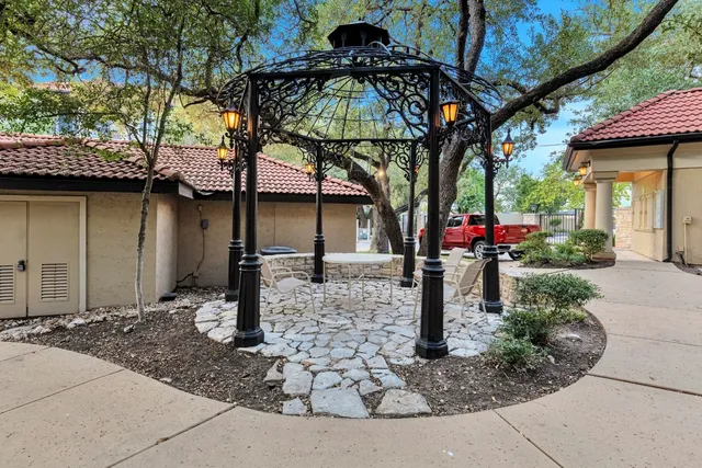 $1,799 | 9525 North Capital Of Texas Highway, Unit 124, Austin, TX 78759