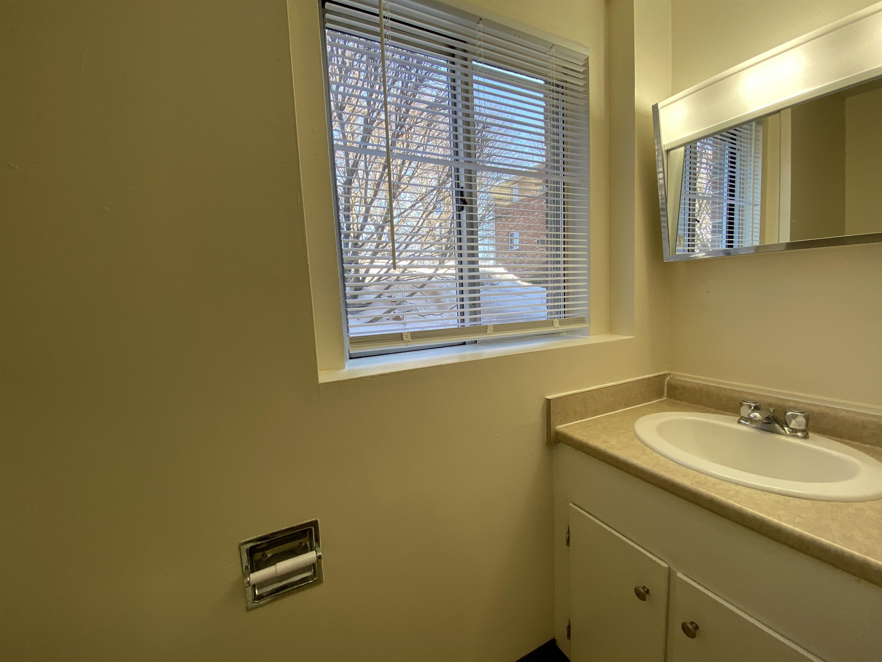 93 West Street, Unit 15 Milford, NH 03055 - Photo 32 of 40