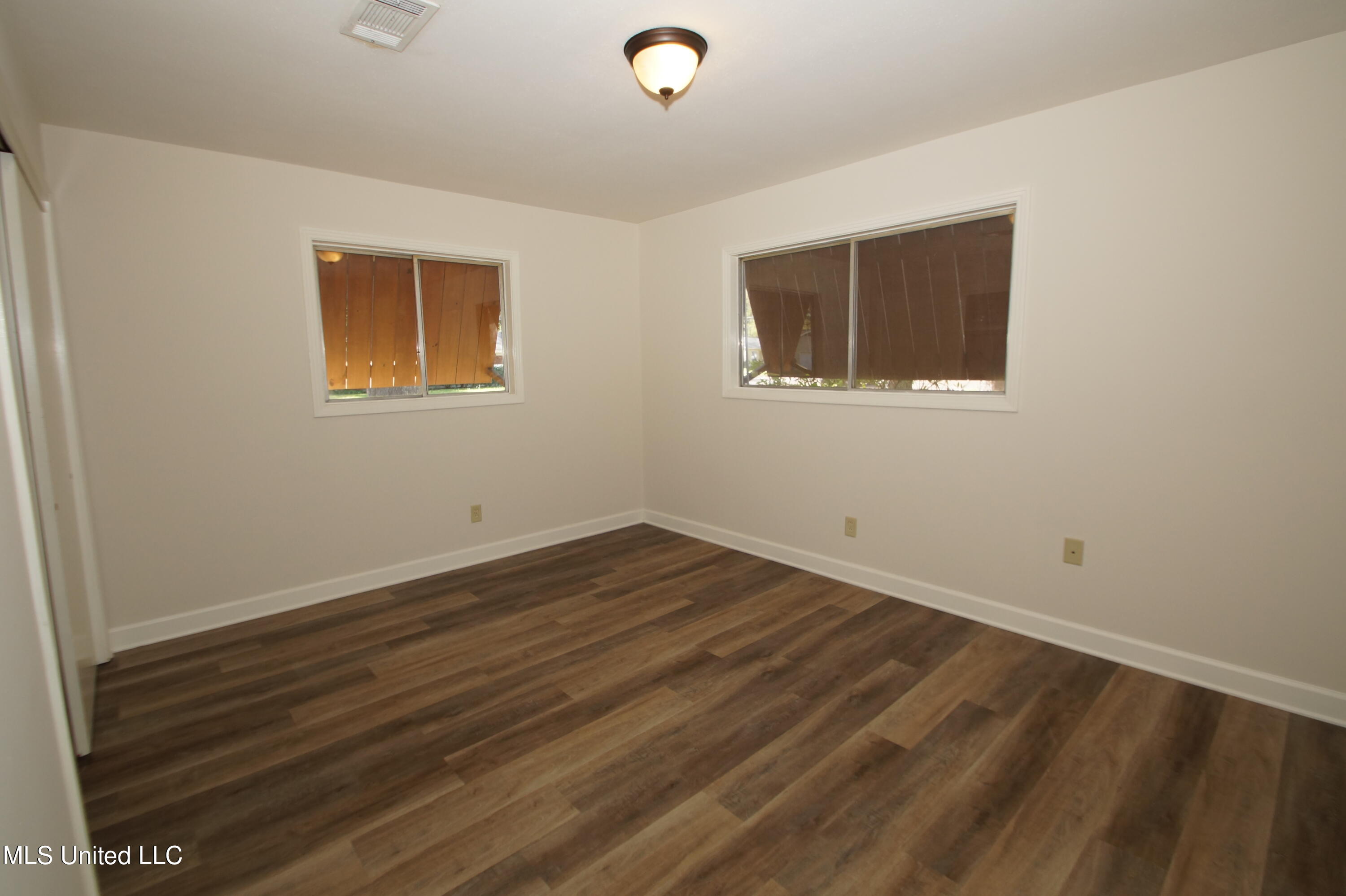 5220 Ridgewood Road Jackson, MS 39211 - Photo 15 of 16 DSC04727