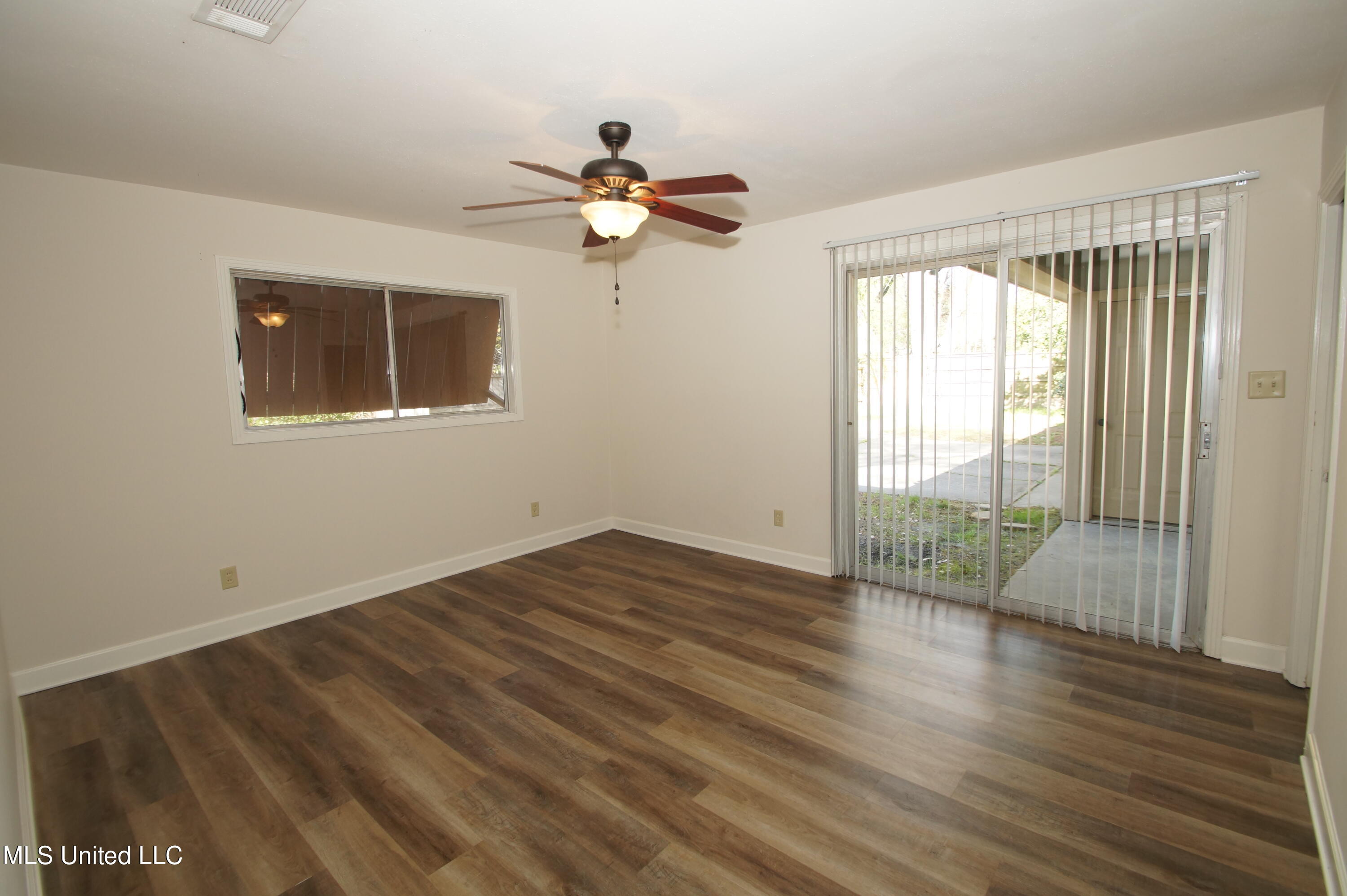 5220 Ridgewood Road Jackson, MS 39211 - Photo 10 of 16 DSC04730