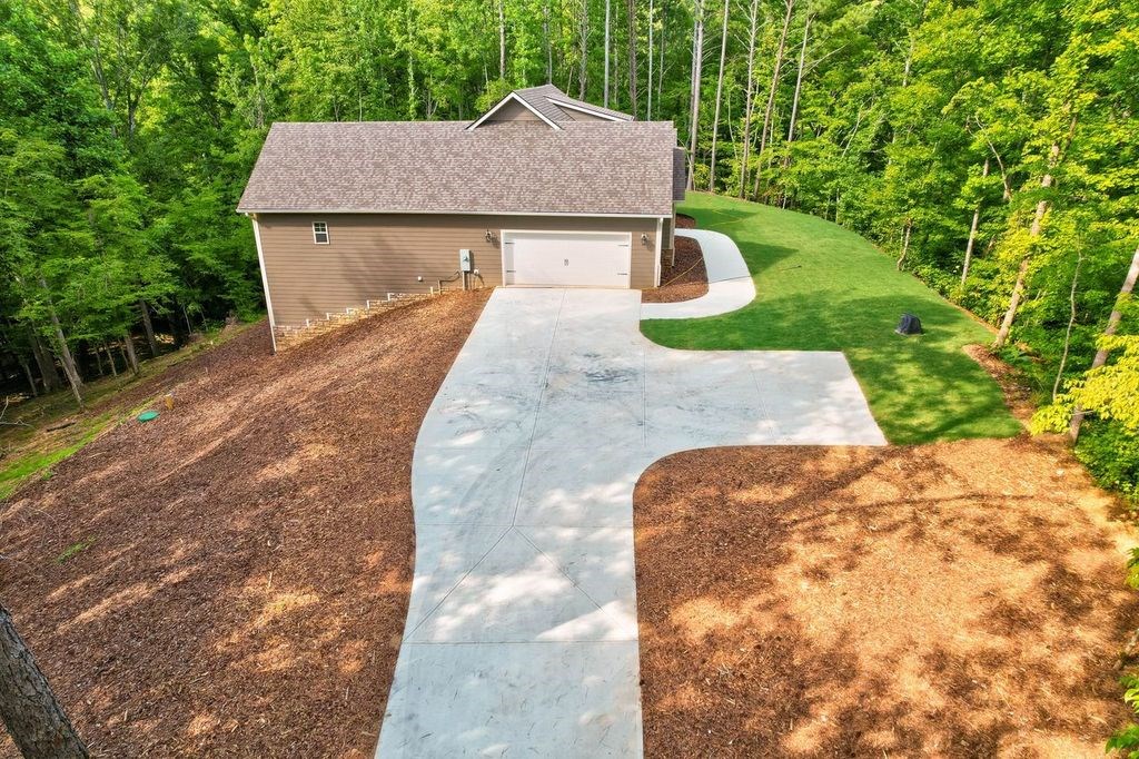581 Old Burnt Mountain Road Jasper, GA 30143 - Photo 5 of 39 Gallery Image 5