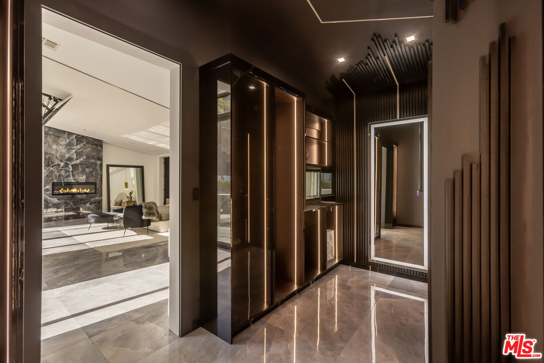 4230 Valley Meadow Road Encino, CA 91436 - Photo 18 of 44 a view of gallery with hallway