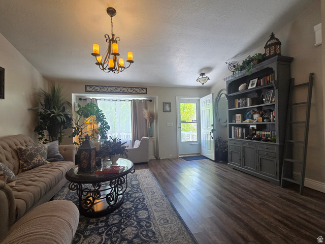 2443 North 950 West Layton, UT 84041 - Photo 4 of 31