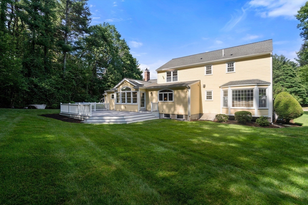 27 Oriole Road Medfield, MA 02052 - Photo 3 of 42