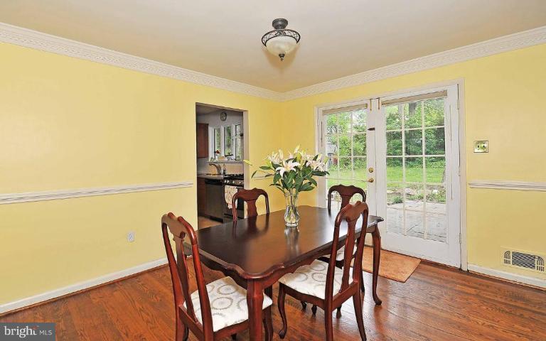 2310 Windsor Road Alexandria, VA 22307 - Photo 11 of 26 Dining Room #2