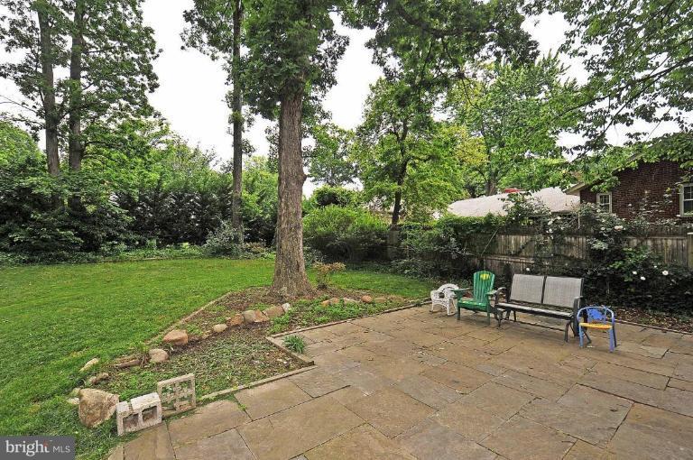 2310 Windsor Road Alexandria, VA 22307 - Photo 22 of 26 Patio