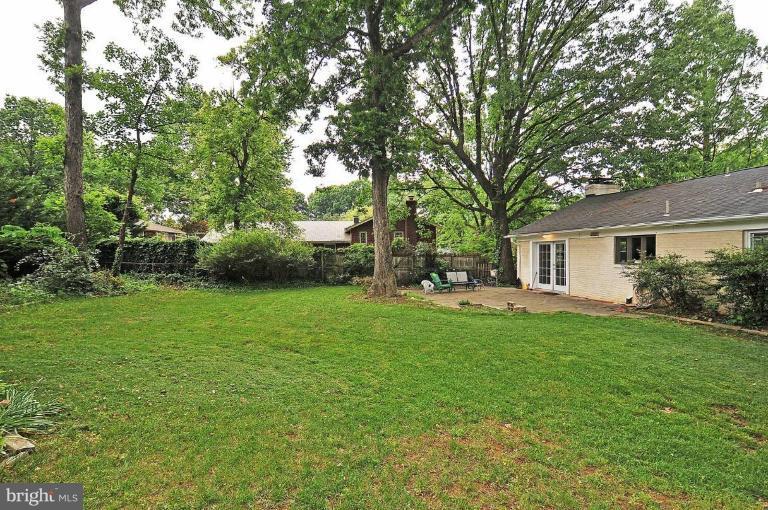 2310 Windsor Road Alexandria, VA 22307 - Photo 23 of 26 Exterior (Rear)