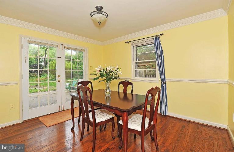2310 Windsor Road Alexandria, VA 22307 - Photo 4 of 26 Dining Room
