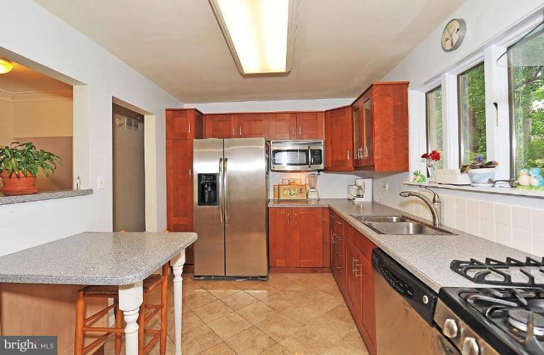 2310 Windsor Road Alexandria, VA 22307 - Photo 6 of 26 Kitchen #2