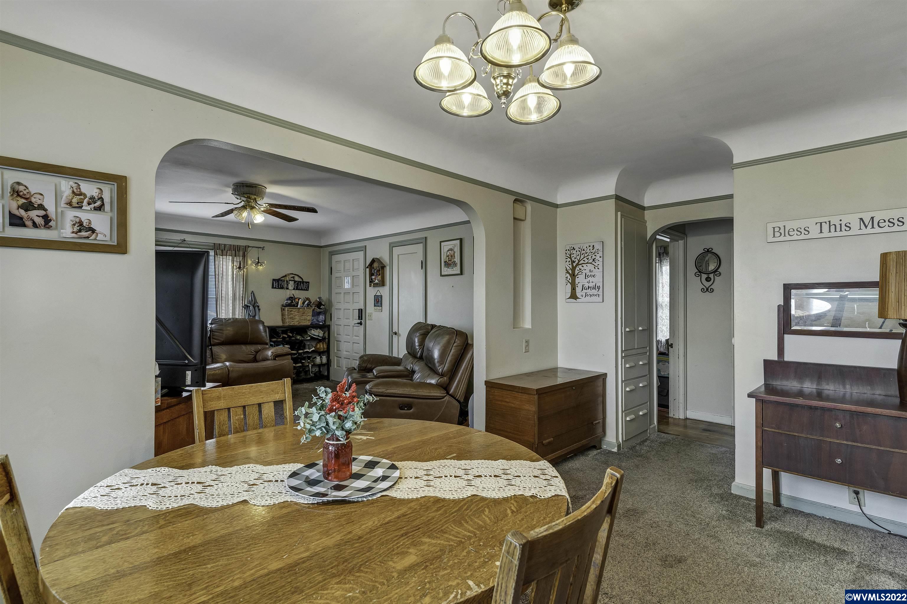 1590 Southwest Ellis Street Dallas, OR 97338 - Photo 12 of 36 Gallery Image 12