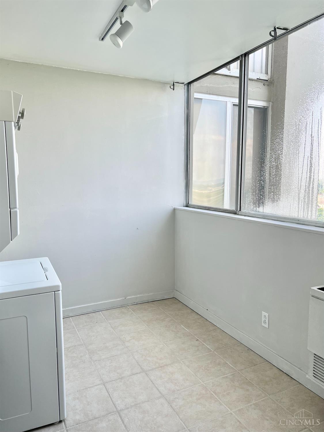 2324 Madison Road, Unit 1509 Cincinnati, OH 45208 - Photo 10 of 18