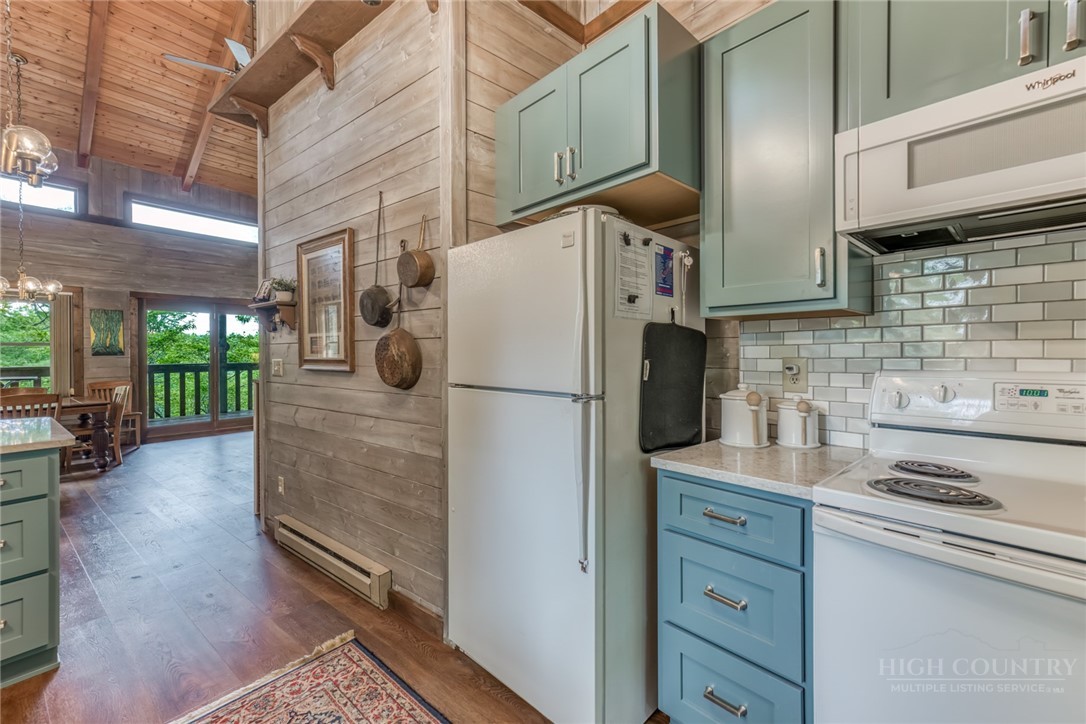 392 Locust Road Newland, NC 28657 - Photo 6 of 43