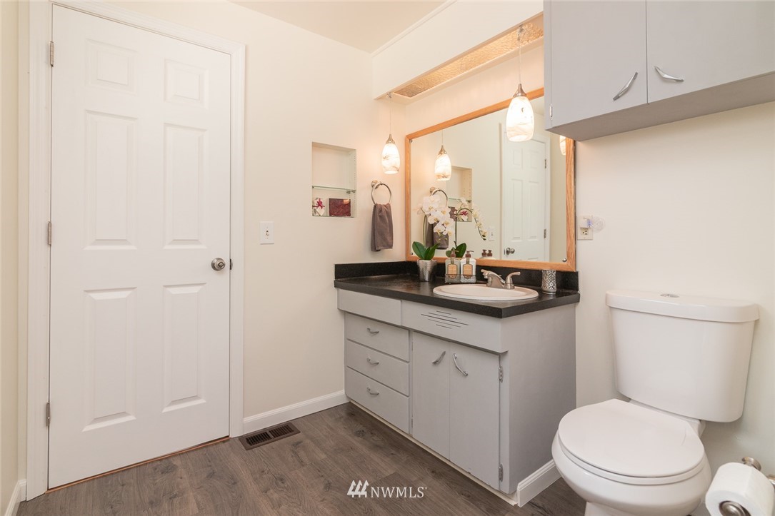 17811 110th Avenue Southeast Renton, WA 98055 - Photo 12 of 24 Gallery Image 12
