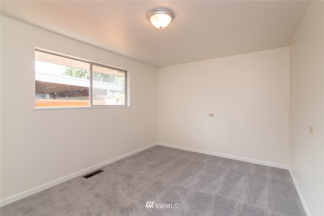 17811 110th Avenue Southeast Renton, WA 98055 - Photo 14 of 24 Gallery Image 14