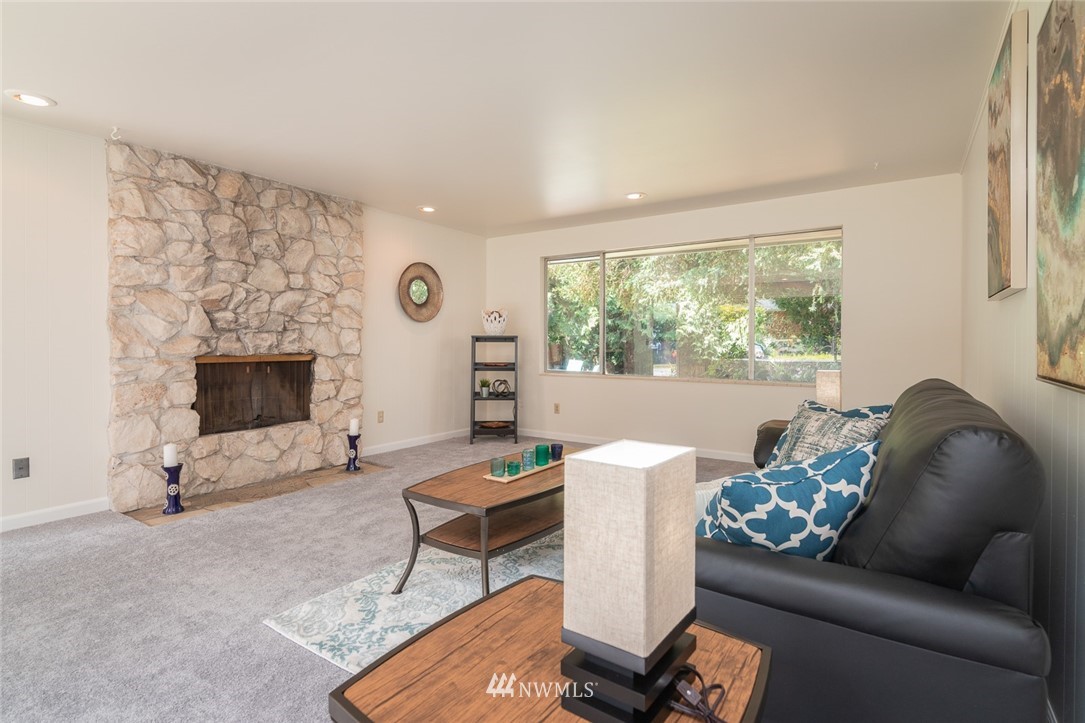 17811 110th Avenue Southeast Renton, WA 98055 - Photo 3 of 24 Gallery Image 3