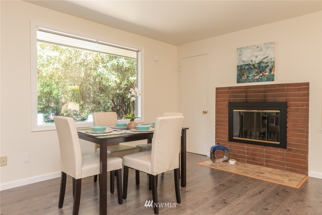 17811 110th Avenue Southeast Renton, WA 98055 - Photo 5 of 24 Gallery Image 5