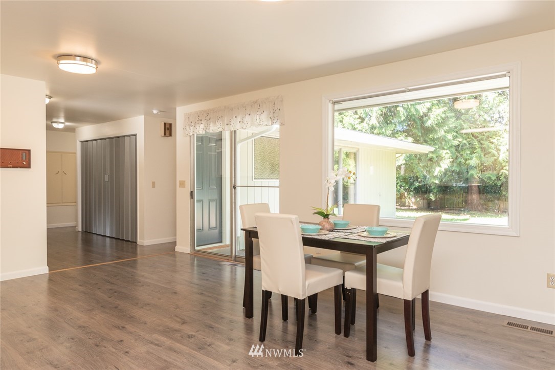 17811 110th Avenue Southeast Renton, WA 98055 - Photo 6 of 24 Gallery Image 6