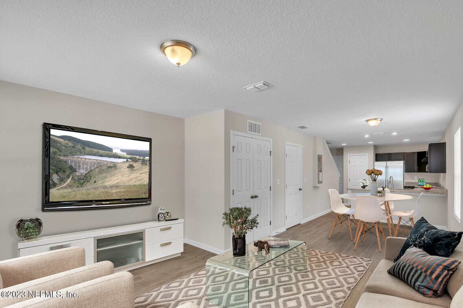 1705 Wright Avenue Jacksonville, FL 32207 - Photo 4 of 22 a living room with furniture and a flat screen tv