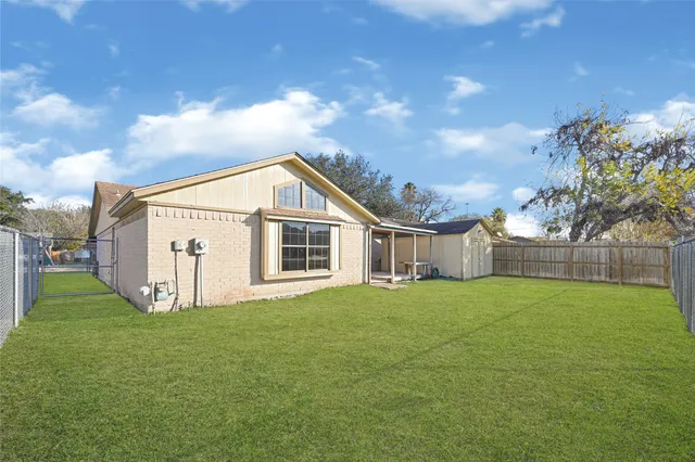 $240,000 | 3804 Edgefield Drive, Pasadena, TX 77503