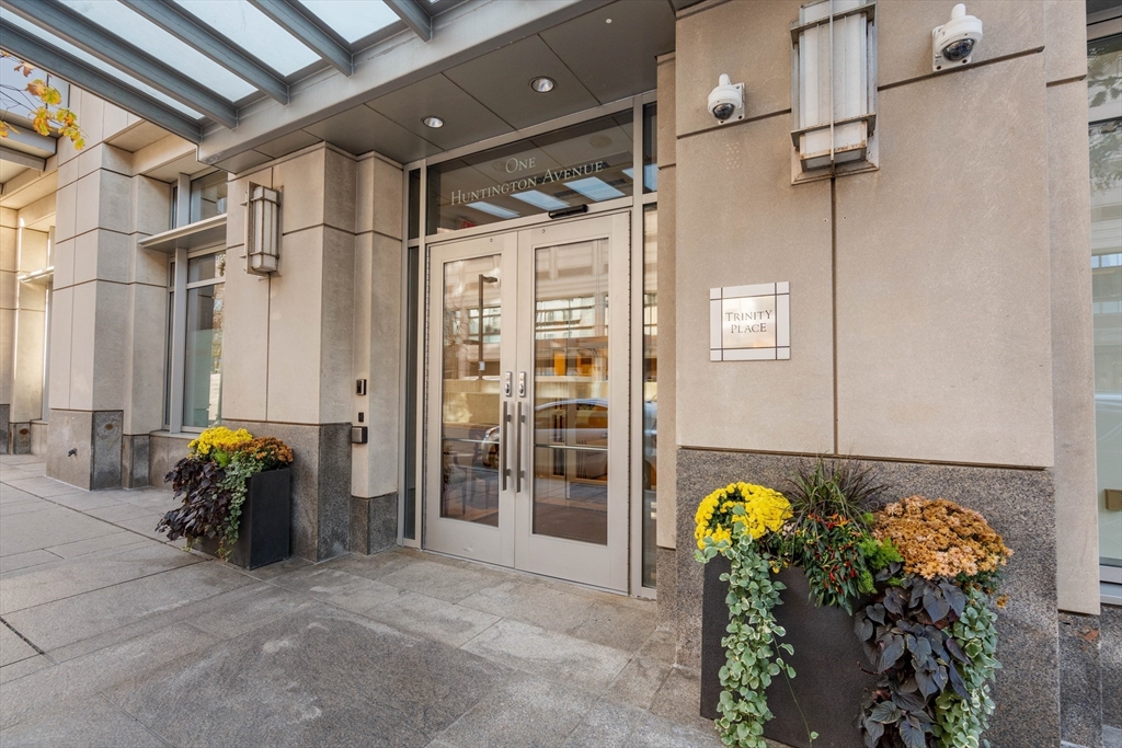 1 Huntington Avenue, Unit 904 Boston, MA 02116 - Photo 9 of 10