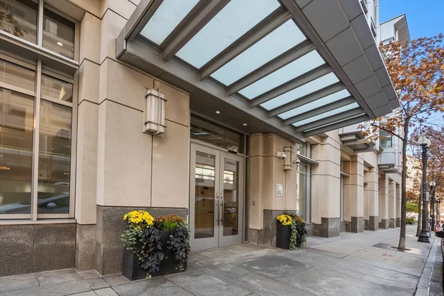 $1,795,000 | 1 Huntington Avenue, Unit 904, Boston, MA 02116