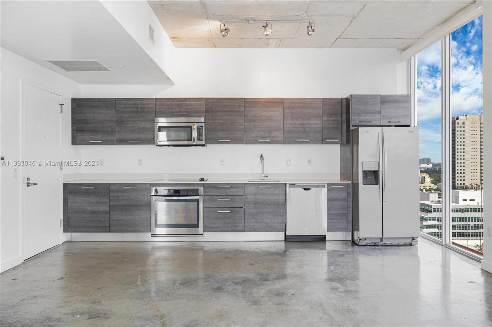 151 Southeast 1st St Unit 802  