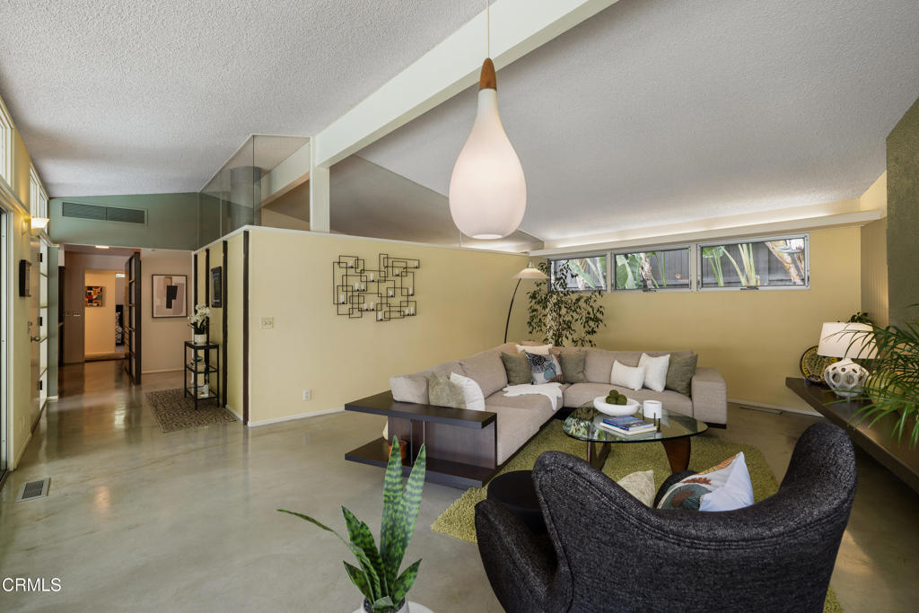 2065 Canyon Close Road Pasadena, CA 91107 - Photo 6 of 76 SSR_2065CanyonClose_010_FLEXMLS