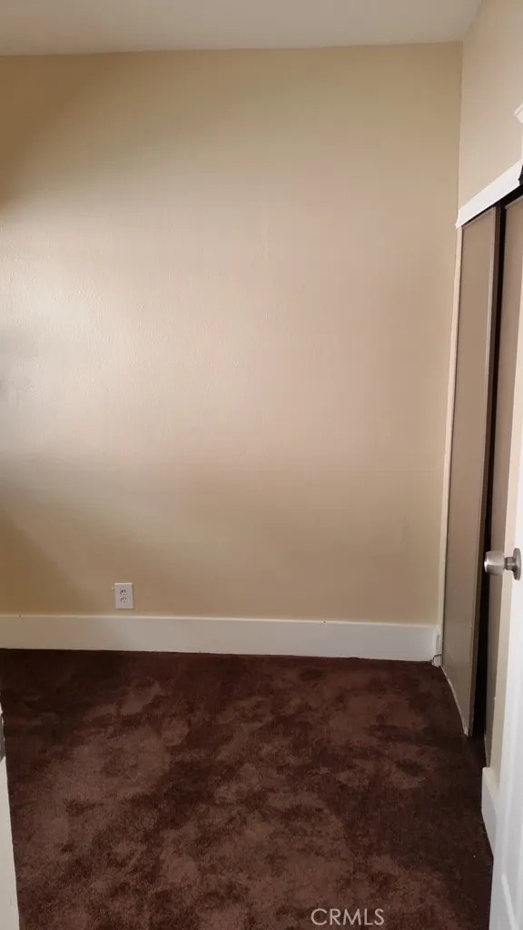 1060 Cherry Long Beach, CA 90813 - Photo 23 of 63 a view of an empty room