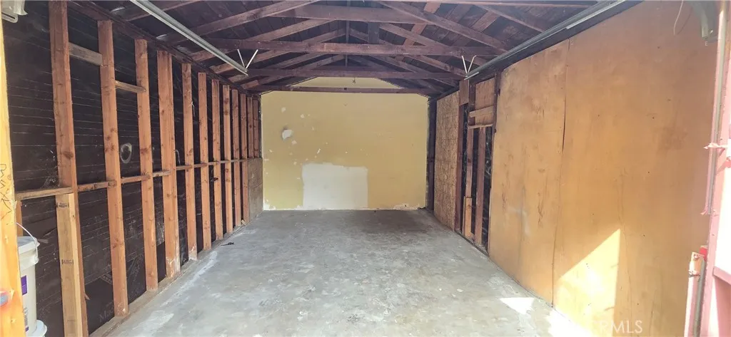 1060 Cherry Long Beach, CA 90813 - Photo 58 of 63 a view of a hallway