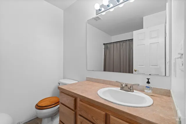 $429,900 | 6600 Southwest Jarvis Drive, Mountain Home, ID 83647