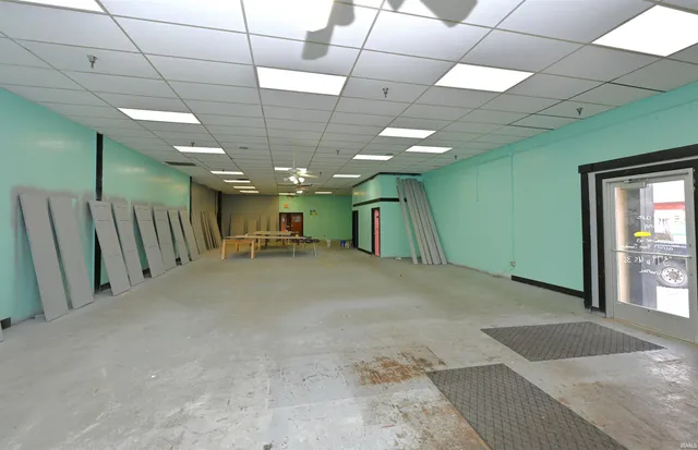 $250,000 | 123 North Market Street, Winamac, IN 46996