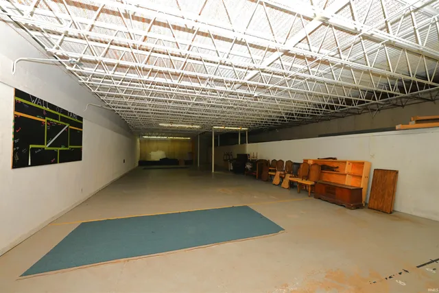 $250,000 | 123 North Market Street, Winamac, IN 46996