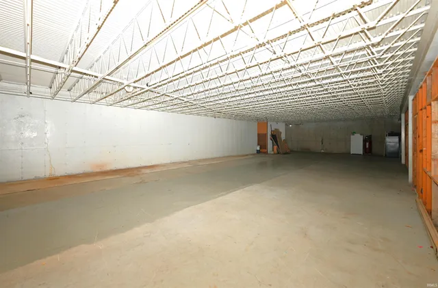 $250,000 | 123 North Market Street, Winamac, IN 46996